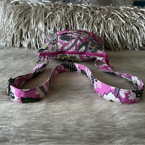 VERA BRADLEY Priscilla Pink Zip Hipster Crossbody Green Floral 2012 Quilted - Picture 11 of 15